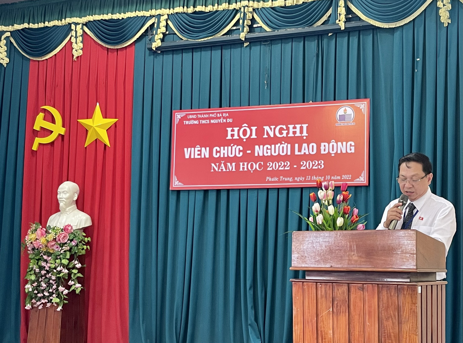 Trường THCS Nguyễn Du tổ chức hội nghị viên chức và người lao động năm học 2022-2023